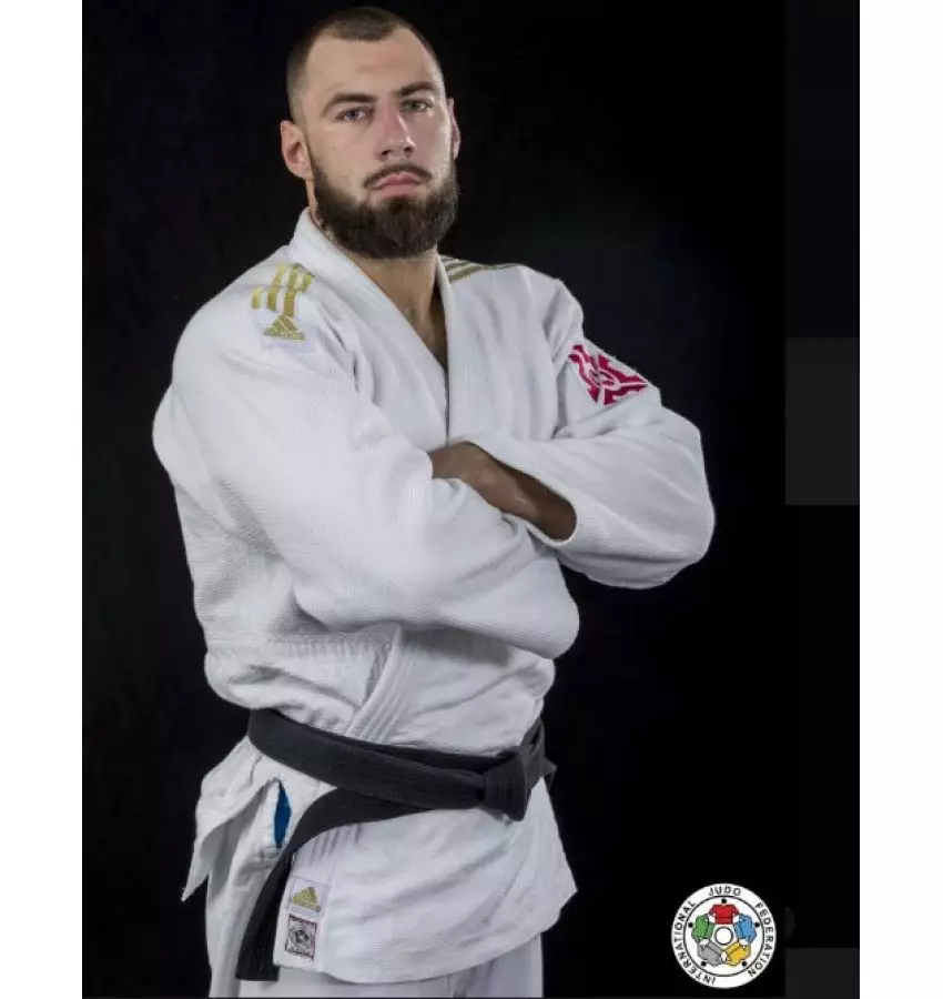 Кимоно для дзюдо Adidas Champion II с лицензией IJF (белое/золотые полосы, J-IJF-SMU)