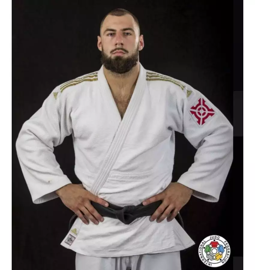 Кимоно для дзюдо Adidas Champion II с лицензией IJF (белое/золотые полосы, J-IJF-SMU)